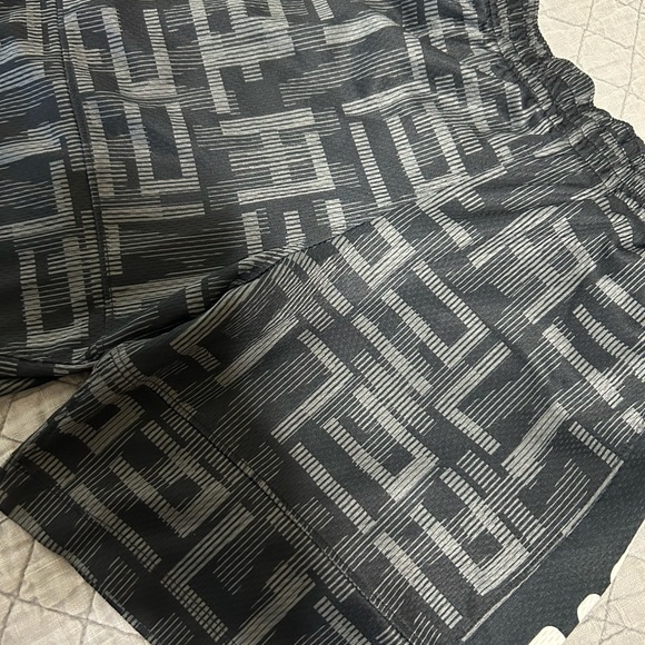 XS Boys Nike Shorts. Black gray and white - Picture 4 of 4